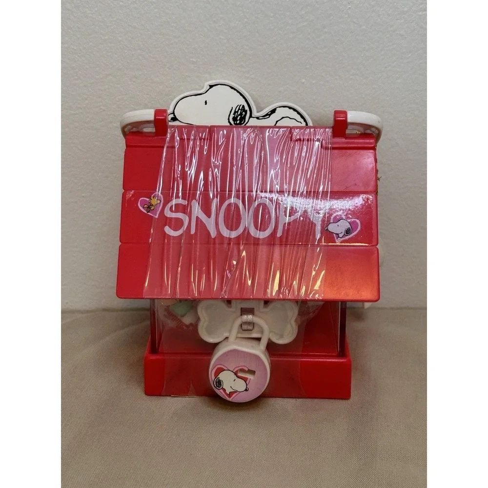 Rare Snoopy Tart Candy Dog House manufactured by Galerie 2010 Sealed